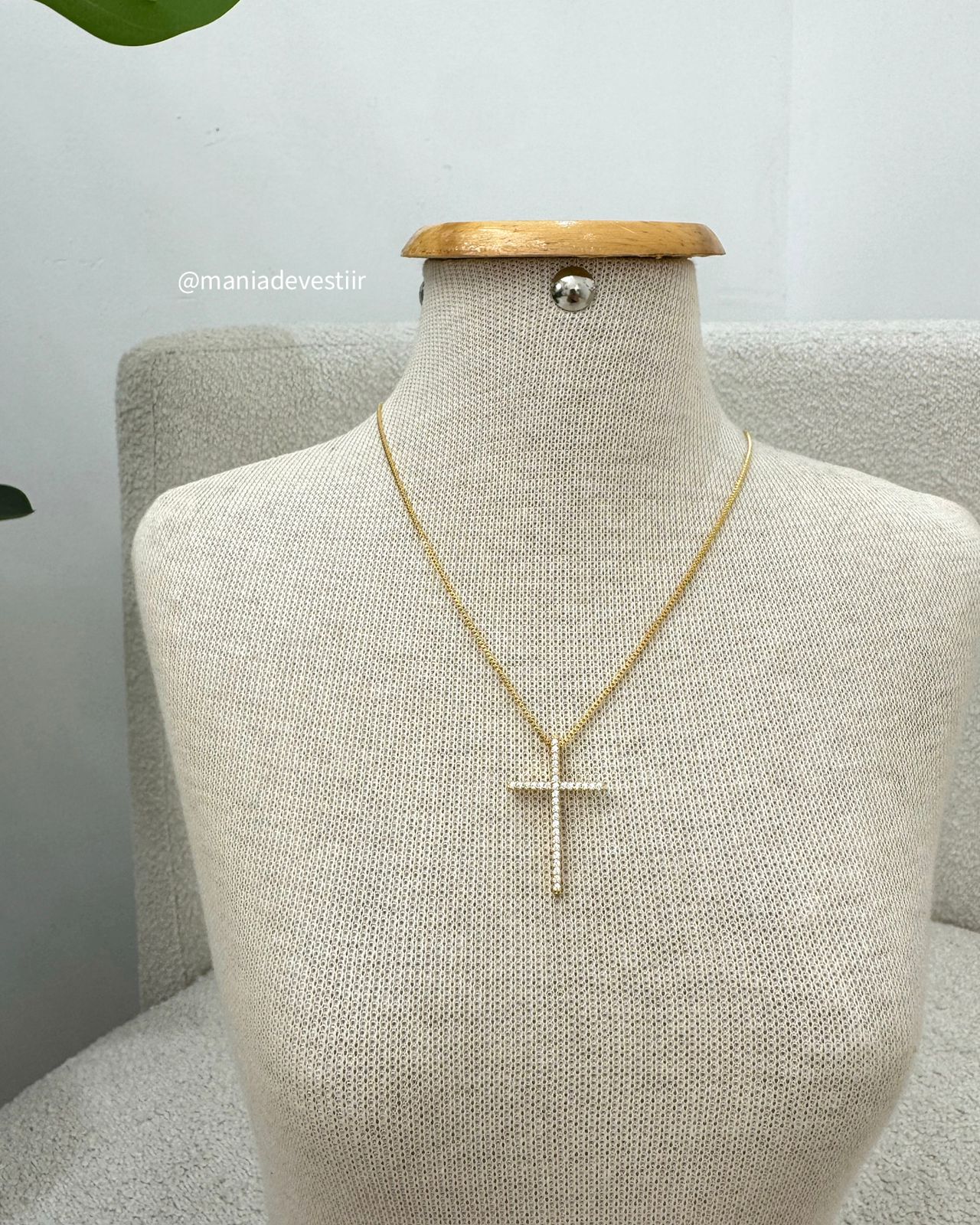 Colar Mania Essenza Cruz 129325