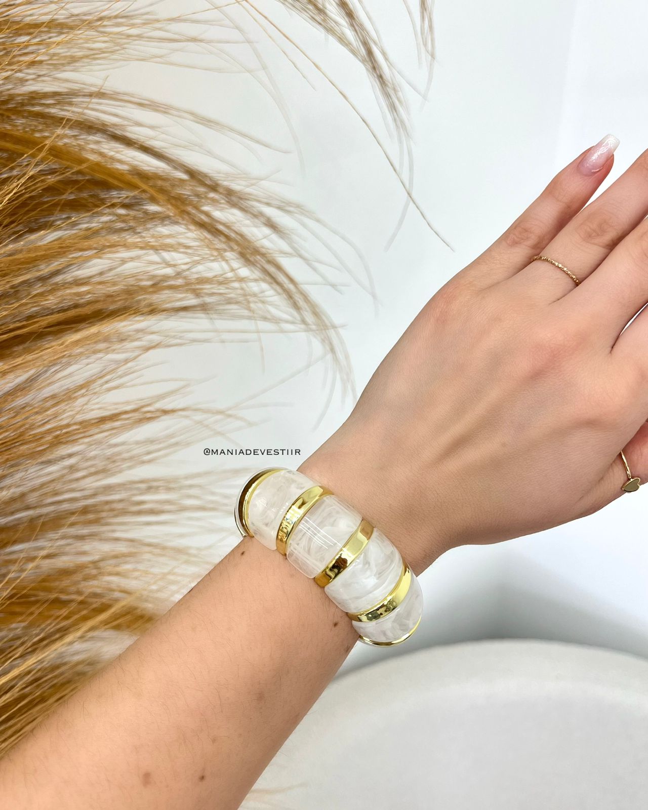 Bracelete Valeria Off/Dourado 110043