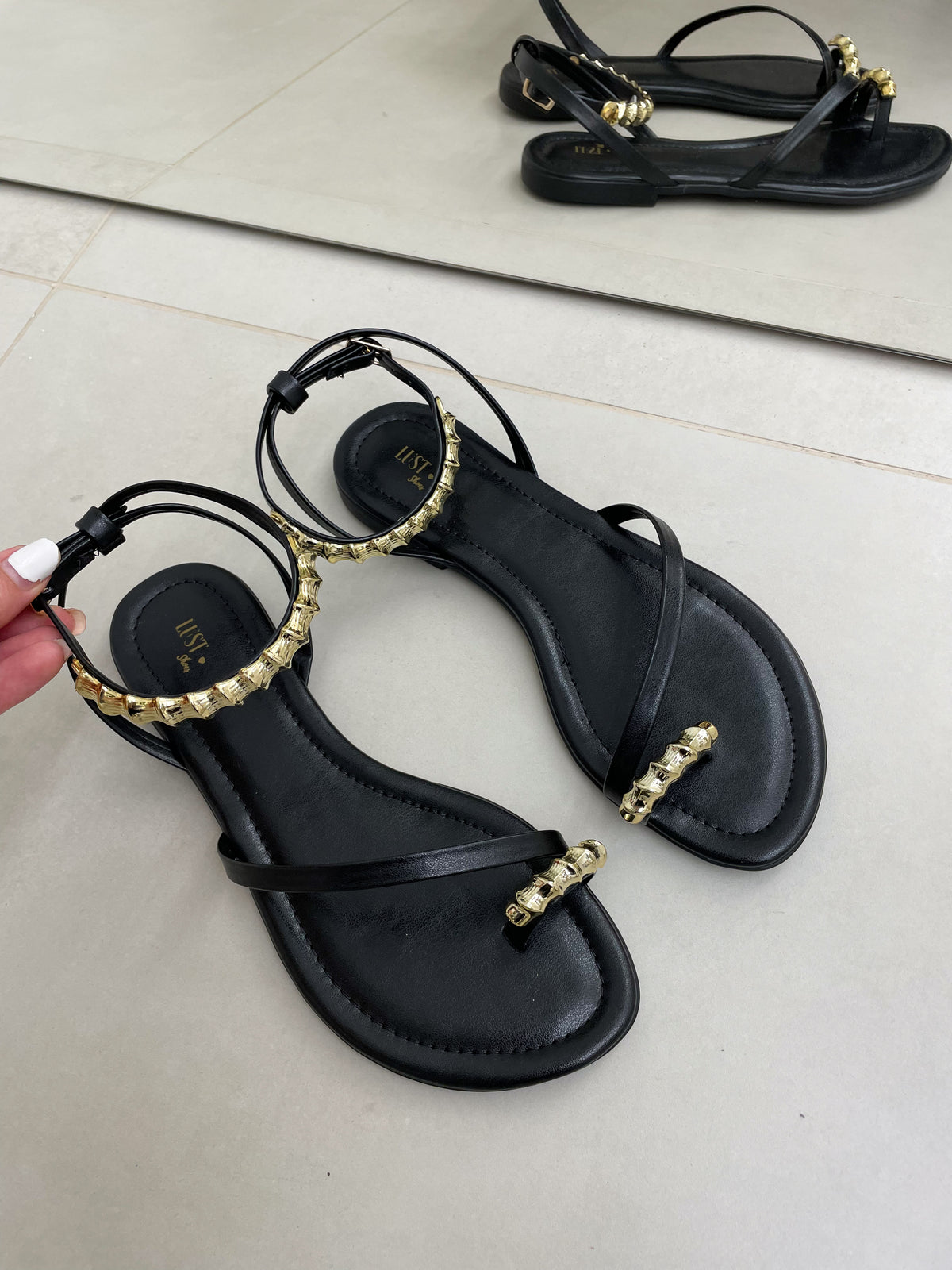 Rasteira Lust Shoes Angela Black – 136526