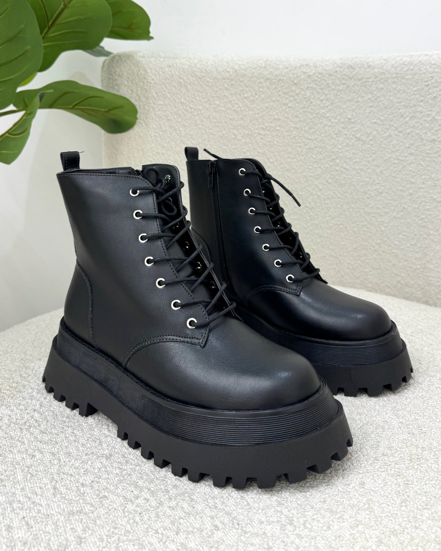 Coturno Lust Shoes Berlim Black – 129223