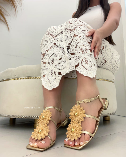 Rasteira Lust Shoes Livia Flor Palha – 86595