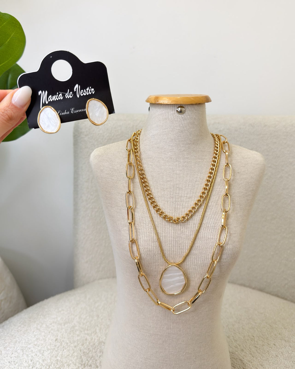 Conjunto Colar e Brinco Mania Essenza Dourado 137854