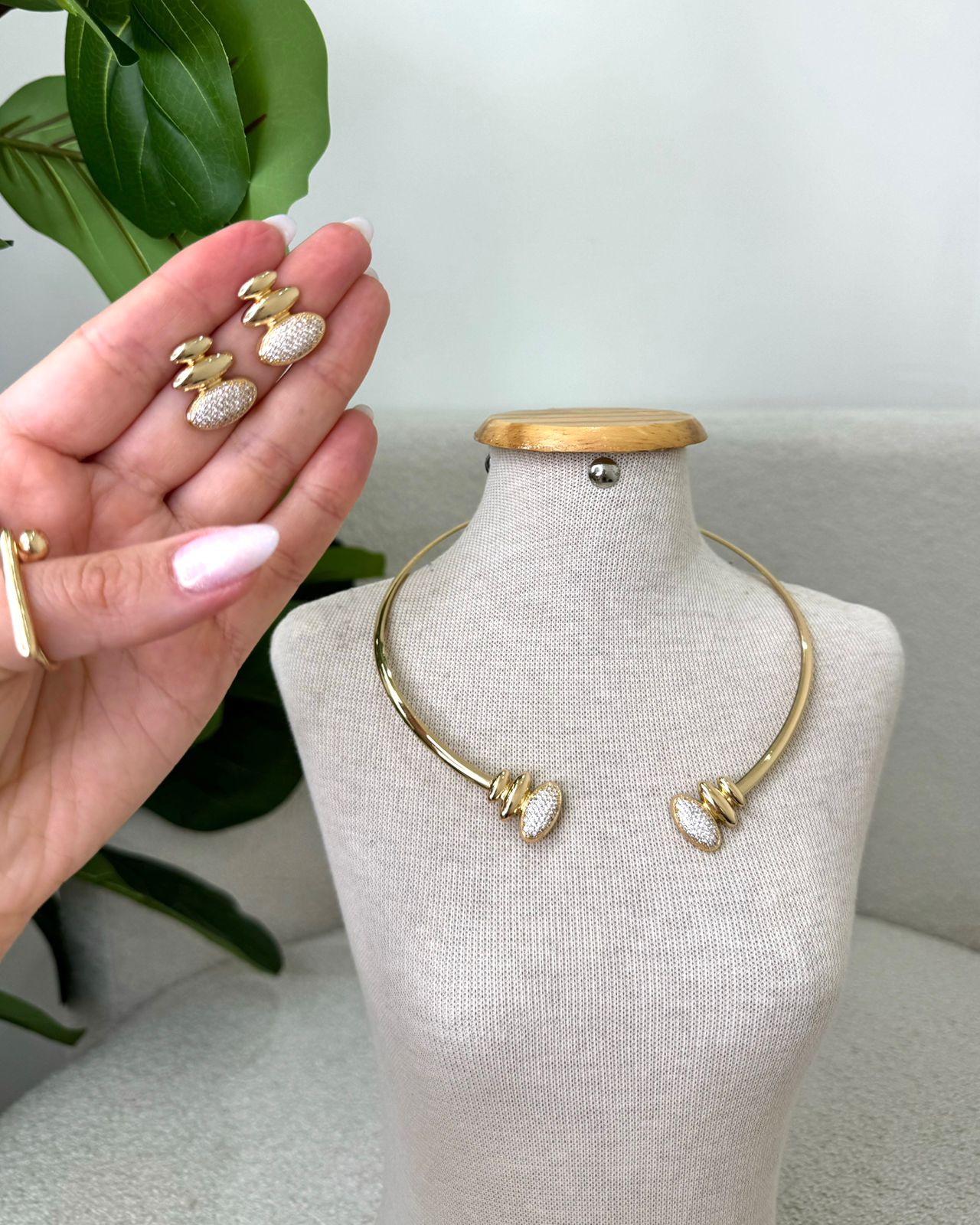 Conjunto Colar e Brinco Mania Essenza Dourado 120603