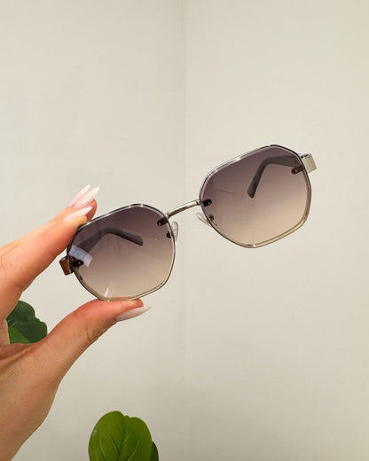 Óculos De Sol Cinza Mania Essenza 135999