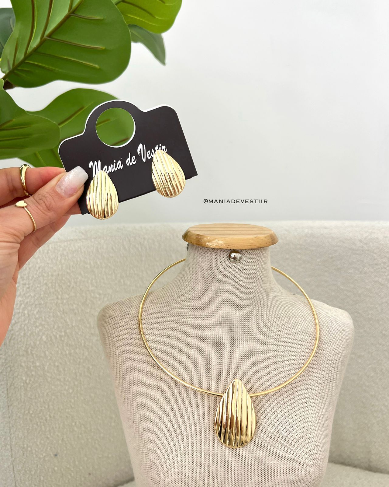 Conjunto Colar e Brinco Marisa Dourado 113588