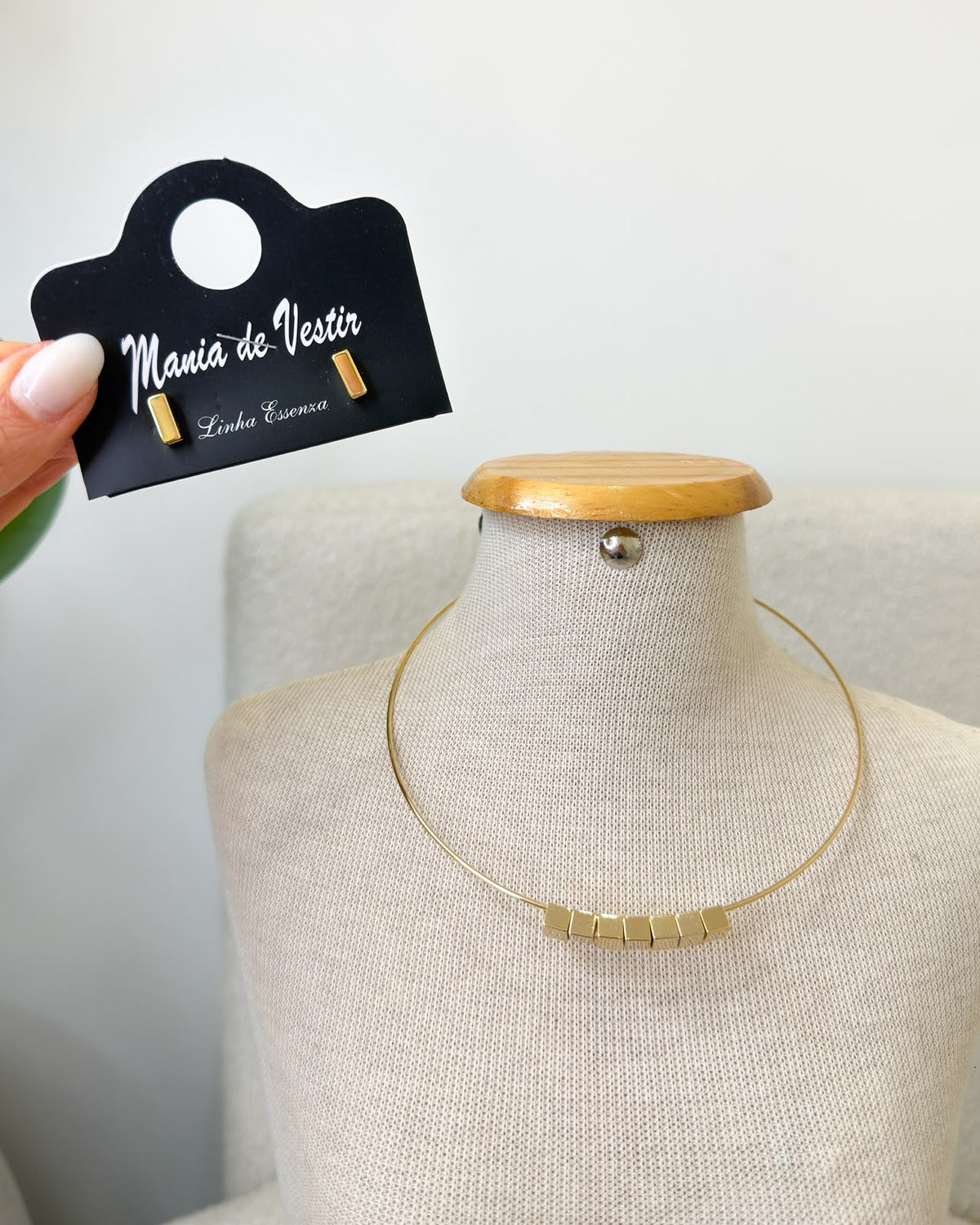 Conjunto Colar e Brinco Mania Essenza Dourado 137850