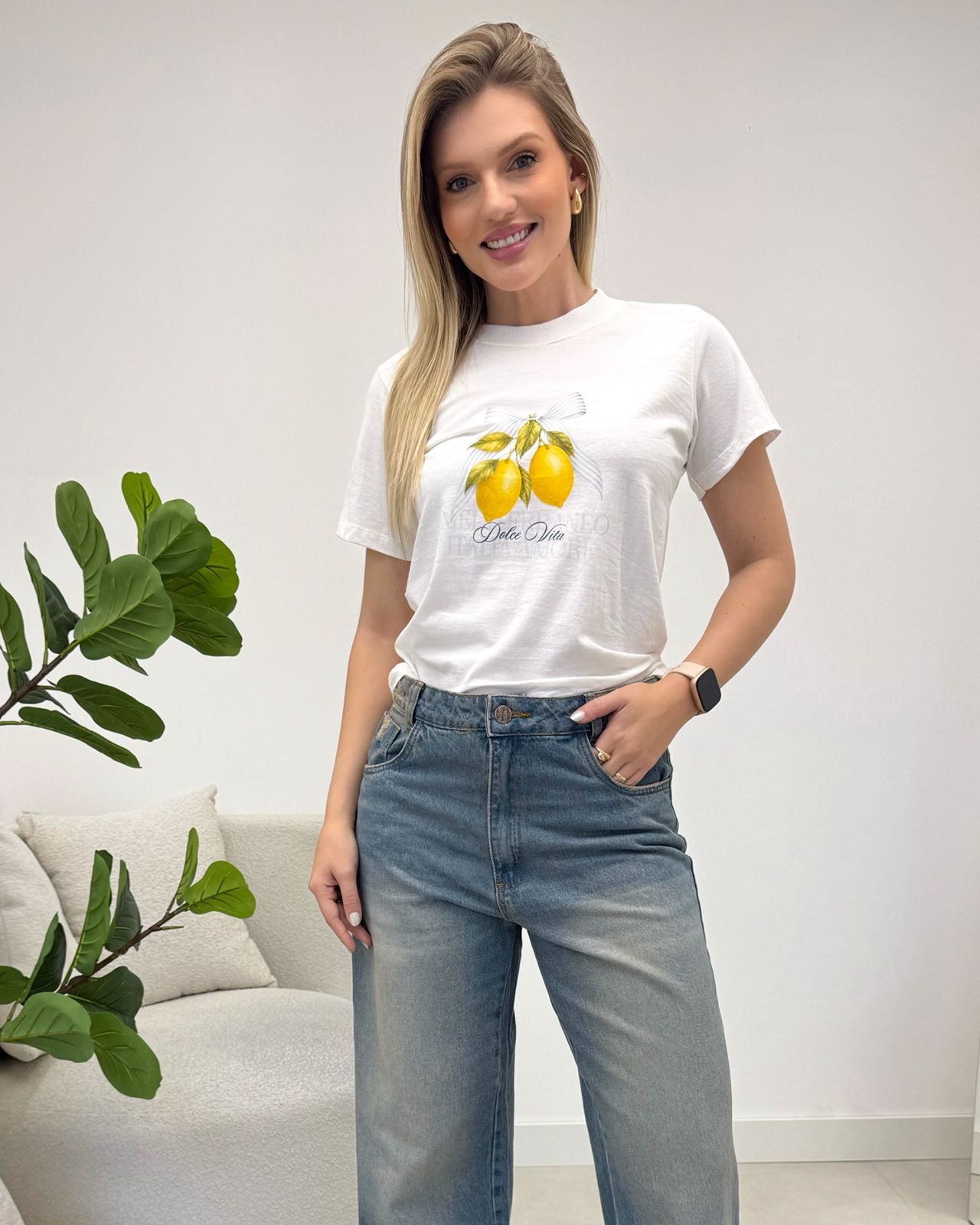 T-Shirt Valentina Limão Branca 136280