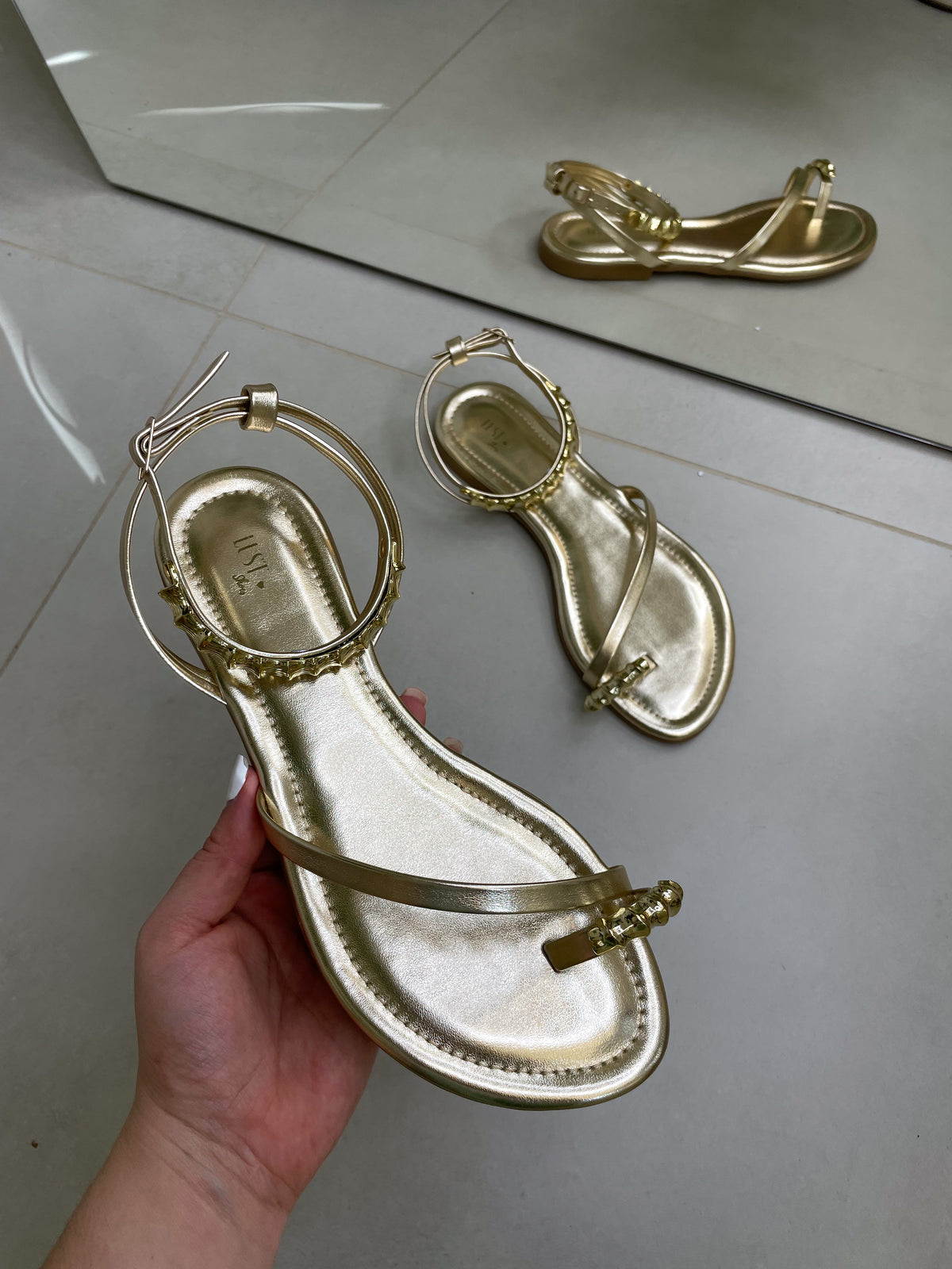 Rasteira Lust Shoes Angela Dourada – 136527
