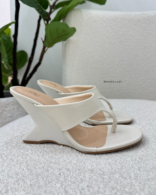 Tamanco Lust Shoes Claudia Salto Escultural Off White – 120193