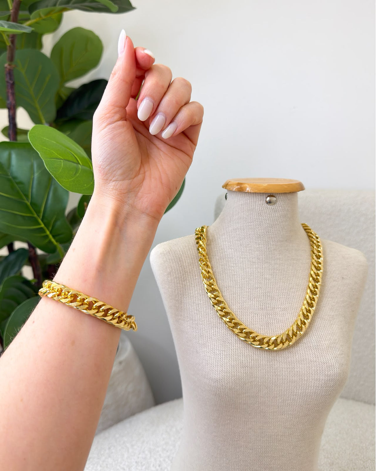 Conjunto Colar e Pulseira Mania Essenza Dourado 137862