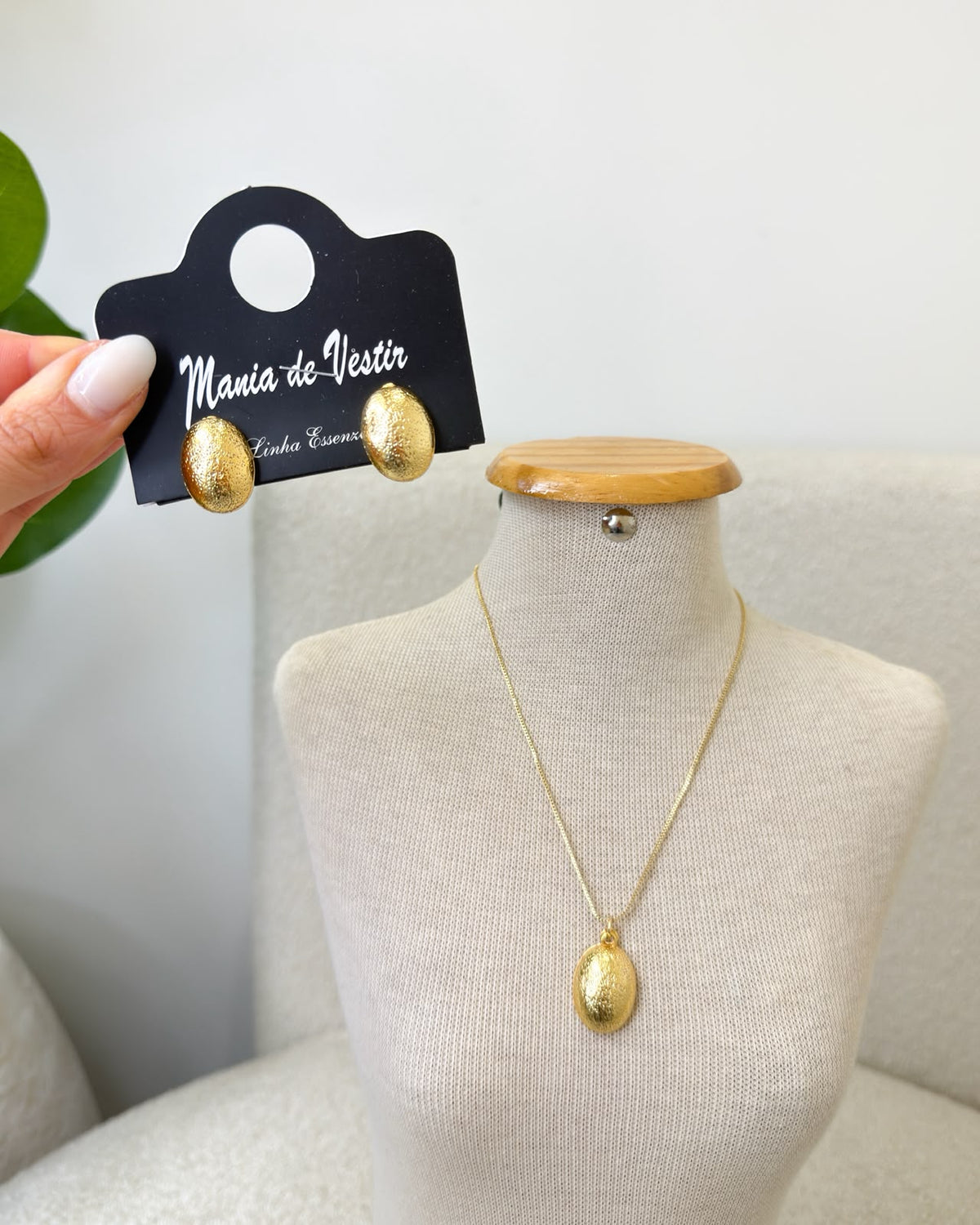 Conjunto Colar e Brinco Mania Essenza Dourado 137852