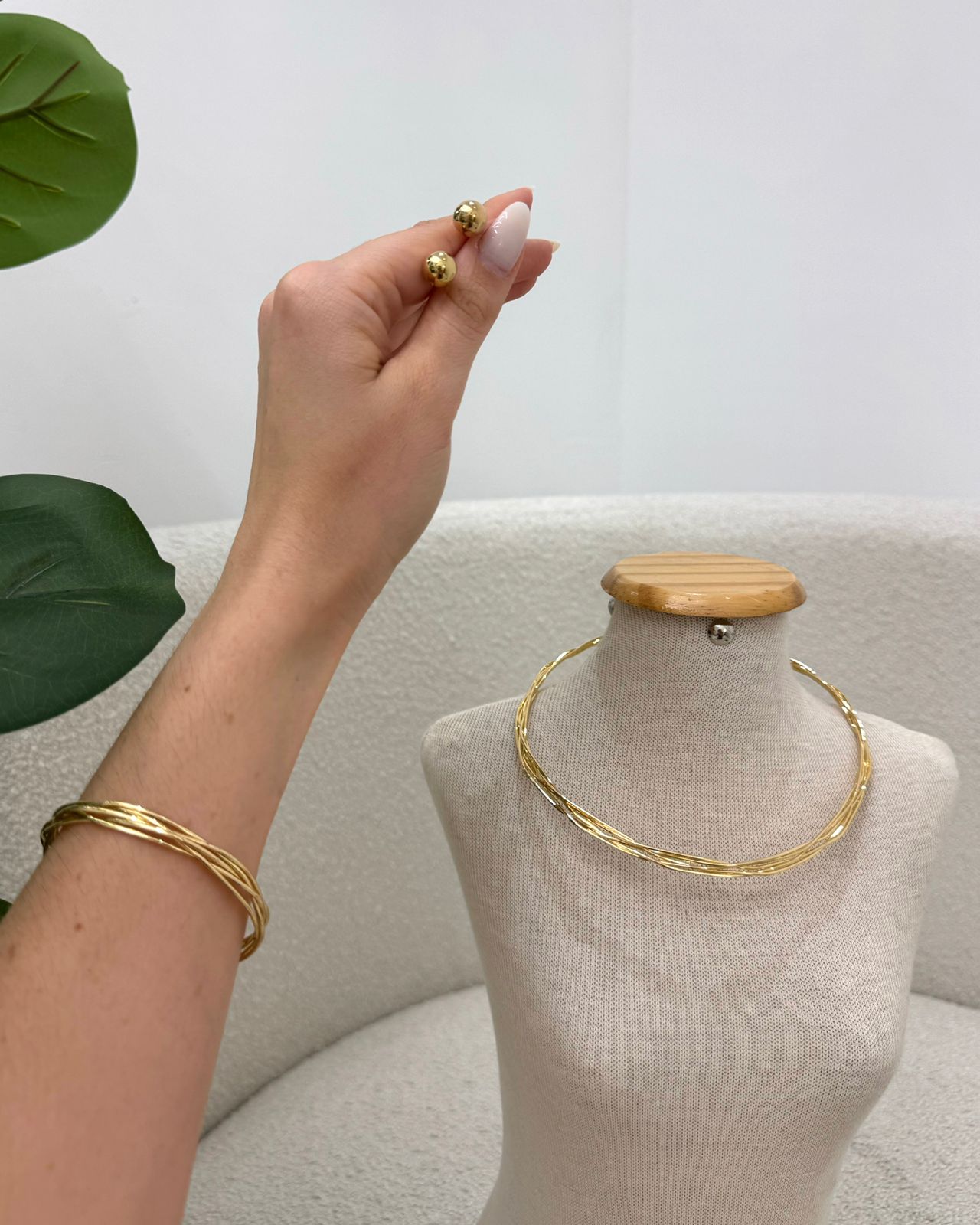 Trio Colar Pulseira e Brinco Mania Essenza Dourado 129486